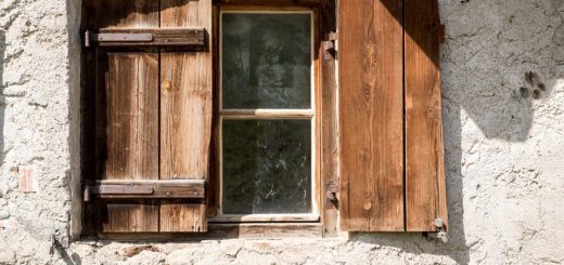 Vyměňte dřevěná okna za plastová