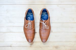 Pánská společenská obuv. Jsou moderní stále jen hnědé polobotky?