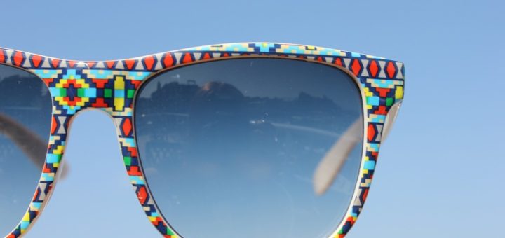 Sluneční brýle na parádu. Jaké tvary jsou letos v módě?