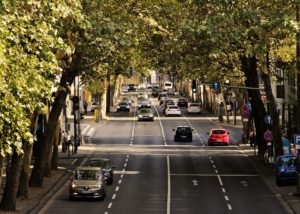 Jak zvládnout závěrečné jízdy v autoškole pod dohledem inspektora