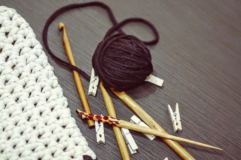 Pletené šaty jsou hitem